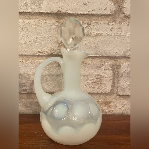 FENTON FRENCH OPALESCENT COIN DOT CRUET, C. 1940'S OR 1950'S - Picture 7 of 8